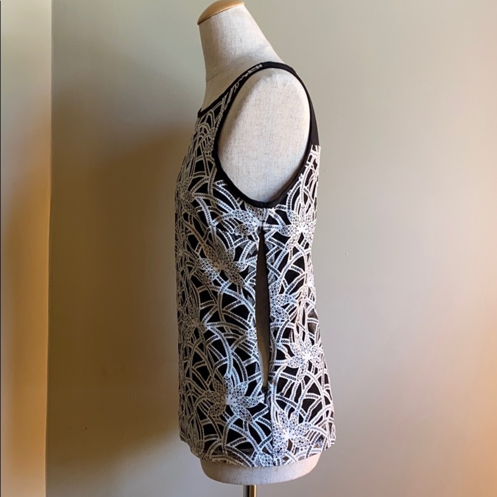 Banana Republic Overlay Sleeveless Top - Picture 4 of 4